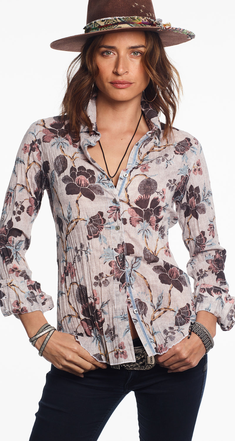 A model wears a CINO Souk Floral Off White button-down Shirt