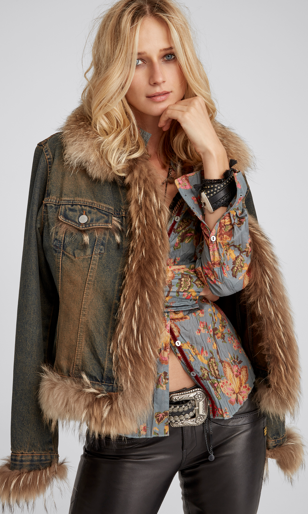 A model wears a CINO Polynesia Blue button-down Shirt