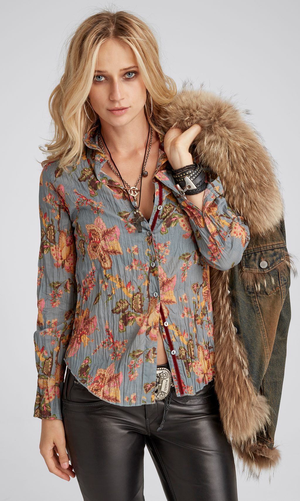 A model wears a CINO Polynesia Blue button-down Shirt