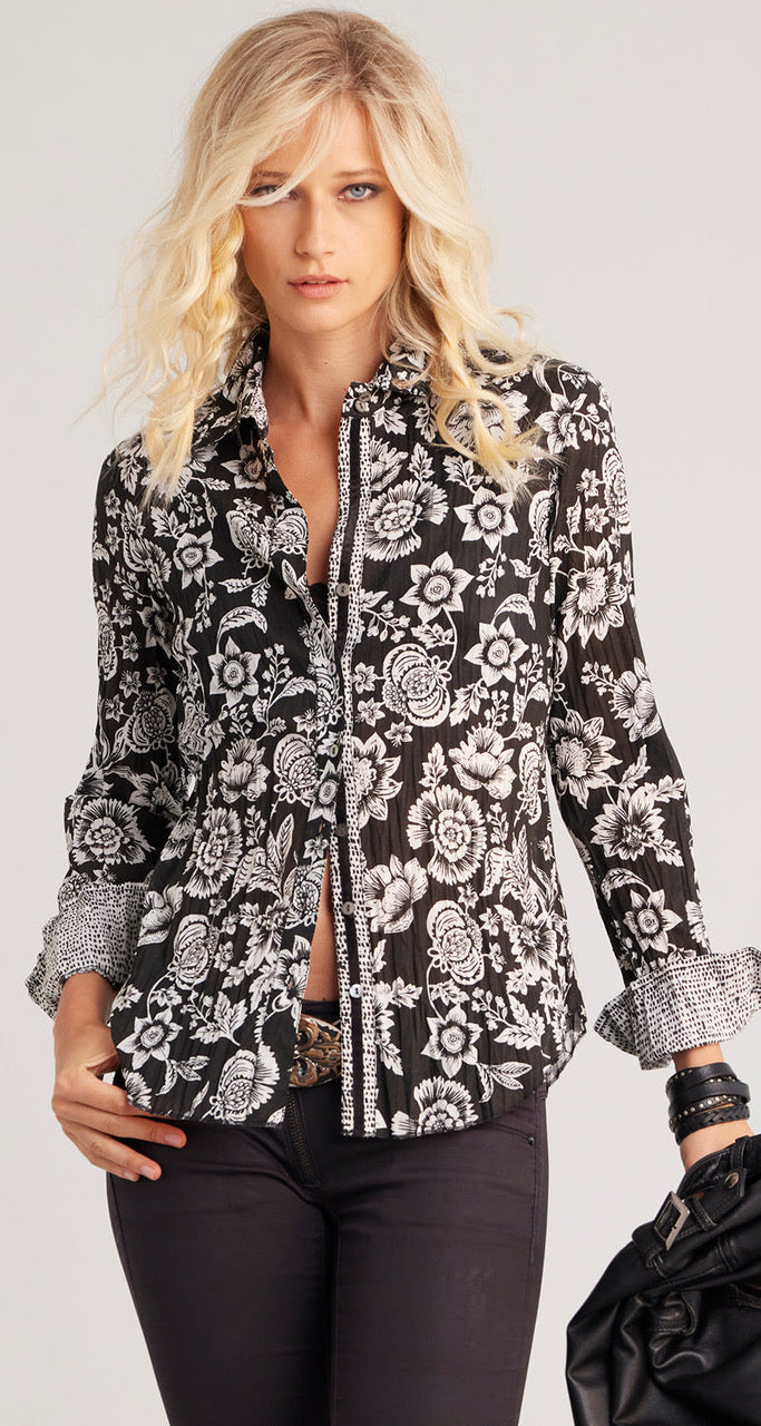 A model wears a CINO Canterbury Black button-down Shirt